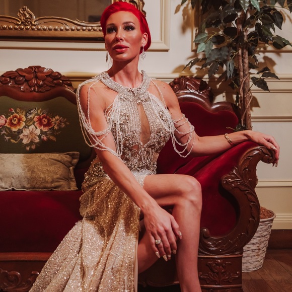 Meet your Posher, Lindsey - Picture 1 of 1